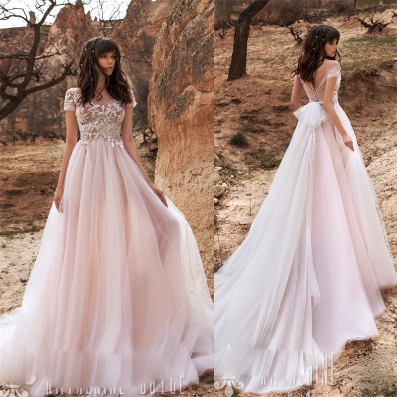 Short Sleeve Beach Wedding Dresses Pleat Tulle Plus Size Wedding Gowns Sweep Train Sexy Back Berta Wedding Dress