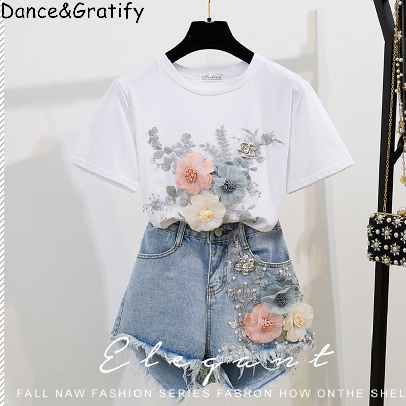 Fashion Cotton T-Shirt Tops + Short Jeans 2 Pieces Sets 2020 New Summer Designer Women' Denim Pants 3D Flowers Beading Suit
Fashion Cotton T-Shirt Tops + Short Jeans 2 Pieces Sets 2020 New Summer Designer Women' Denim Pants 3D Flowers Beading Suit