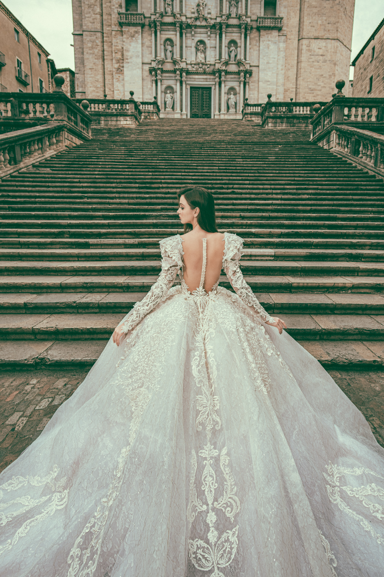 Newest Bohemian Corona Borealis Ball Gown Wedding Dresses Long Sleeve Tulle Lace Applique Wedding Gowns Sweep Train robe de mariée