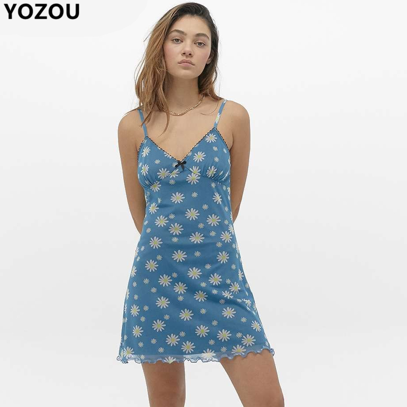 Women summer e girl blue spaghetti strap mini dress short dress mesh lace bow Daisy Flower Sexy Deep V-Neck Sling
Women summer e girl blue spaghetti strap mini dress short dress mesh lace bow Daisy Flower Sexy Deep V-Neck Sling