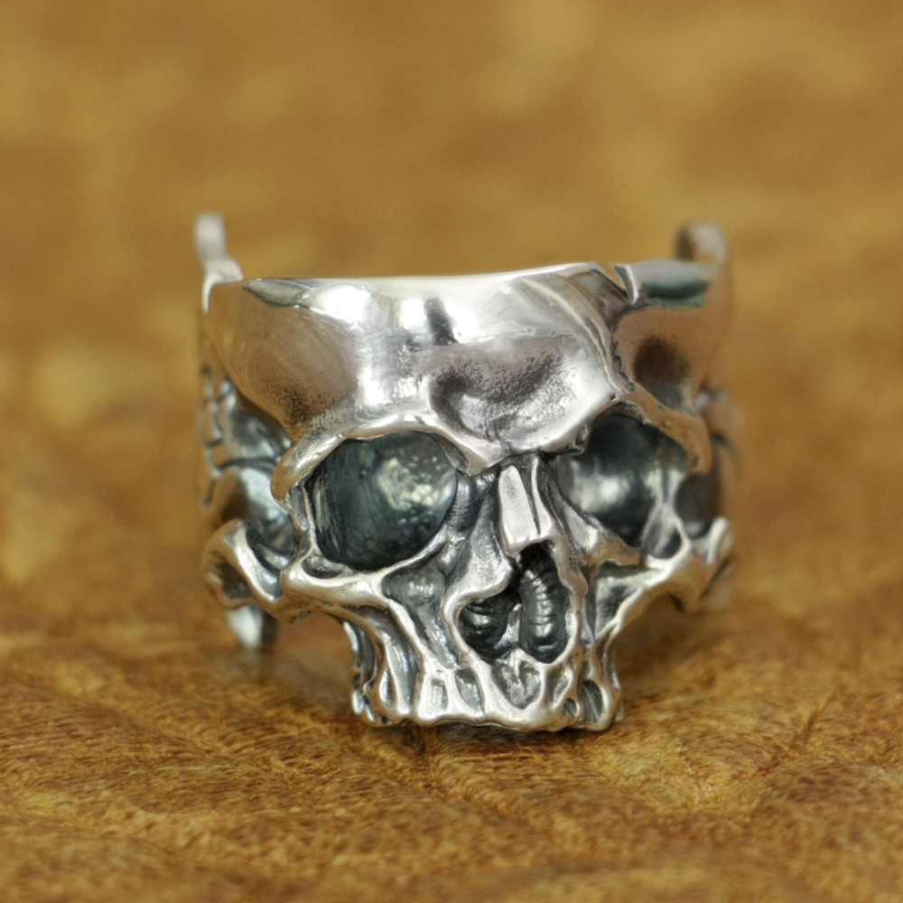 925 Sterling Silver Head Open Twisted Skull Ring Mens Biker Punk Ring TA186 US Size 7 to 15
925 Sterling Silver Head Open Twisted Skull Ring Mens Biker Punk Ring TA186 US Size 7 to 15