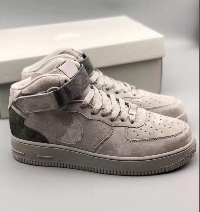 07 Grey low cut and high cut Reigning Champ Skateboarding sports shoes unisex skate classics suede leather couple sneaker size EUR36-45
07 Grey low cut and high cut Reigning Champ Skateboarding sports shoes unisex skate classics suede leather couple sneaker size EUR36-45