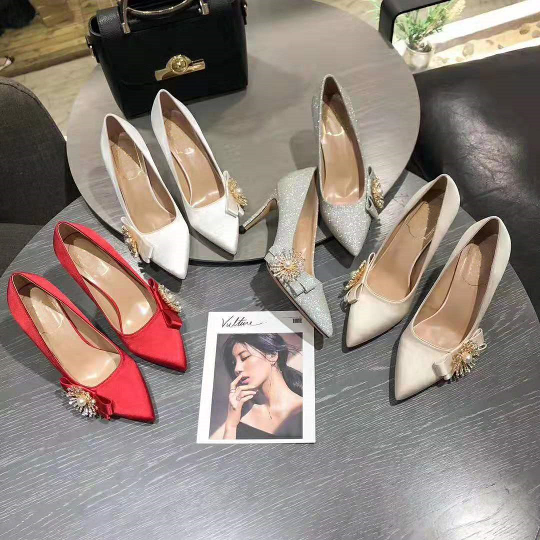 NWT New arrival designer silk satin pumps best quality discont price women luxury heels beautiful dress shoes mid high heels size EUR34-40, Red
NWT New arrival designer silk satin pumps best quality discont price women luxury heels beautiful dress shoes mid high heels size EUR34-40, Red