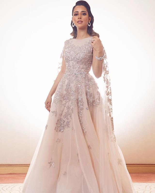 Modest New Arrival A Line Evening Dresses Jewel Neck Sleeveless Sequins Applique Formal Dresses Zipper Floor Length Party Gowns