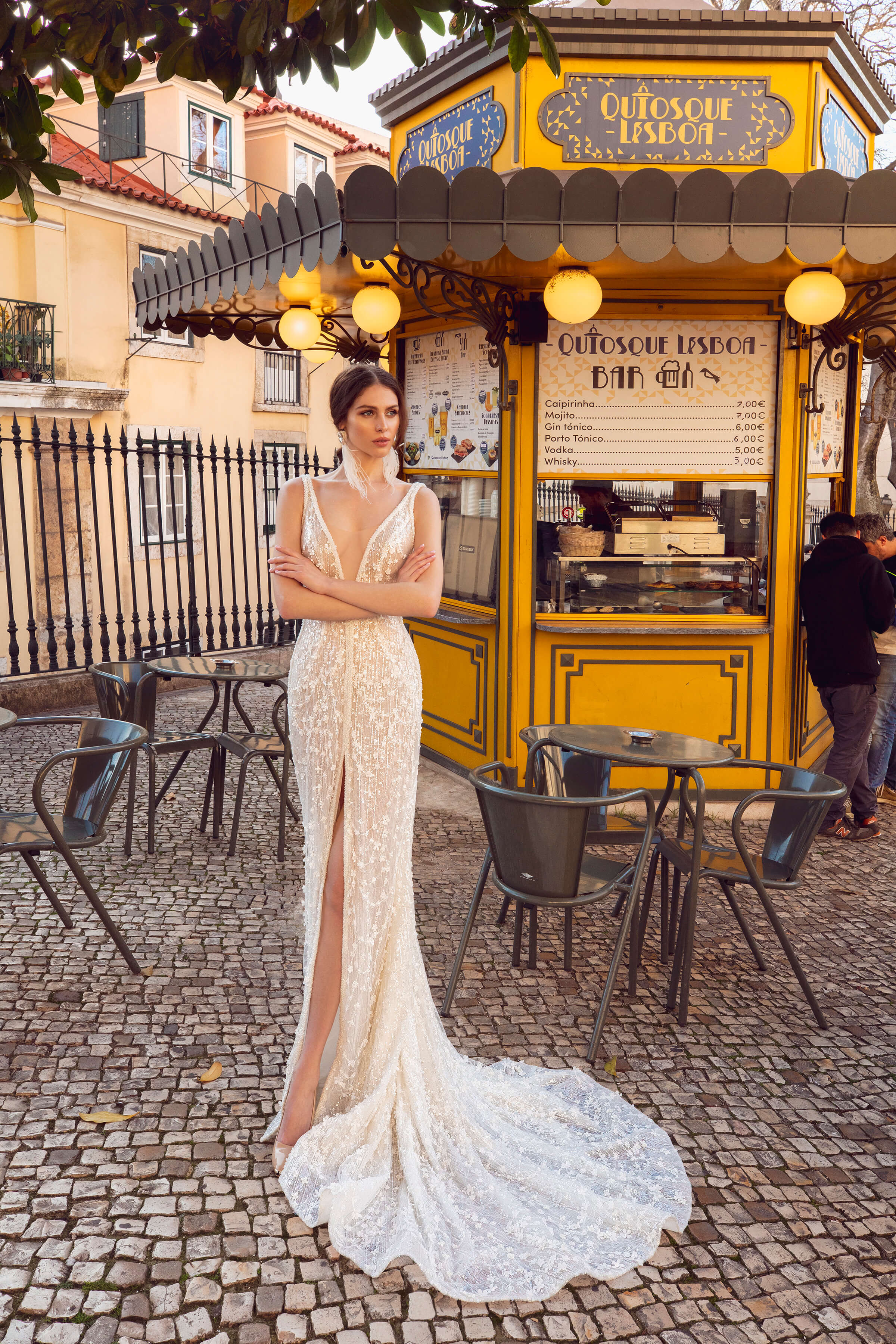 Innocentia Luxury Mermaid Wedding Dresses 2019 Deep V Neck Sequins Thigh High Slits Bridal Gowns Sexy Backless Beach Wedding Dress