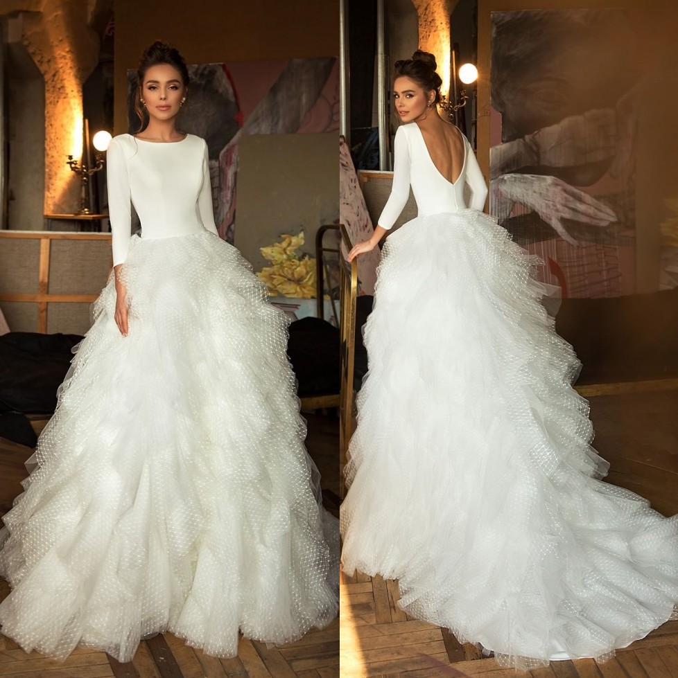 Long Charming Sleeves Backless Wedding Dresses Bateau Neck A E Tiered Bridal Gowns Sweep Train Robe De Mari E