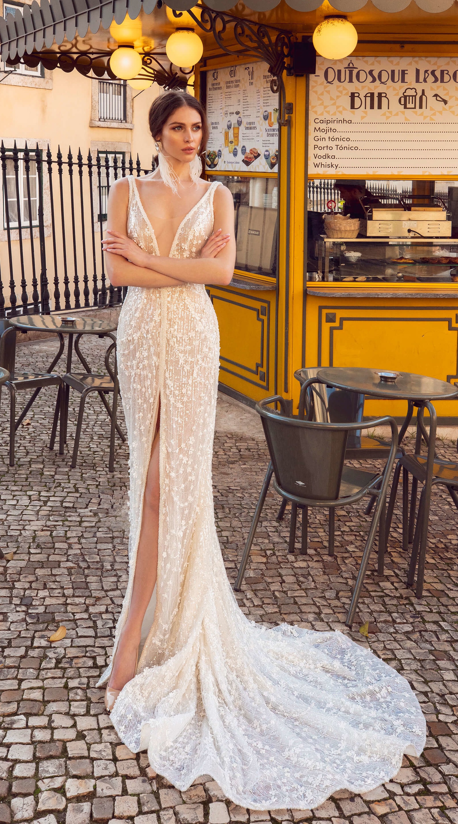 Innocentia Luxury Mermaid Wedding Dresses 2019 Deep V Neck Sequins Thigh High Slits Bridal Gowns Sexy Backless Beach Wedding Dress