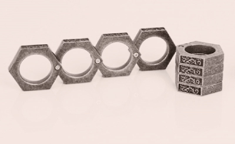 Refers to 4-color brass knuckle dust collector Festival dust collector belt buckle thick alloy flat head four-finger self-defense tool boxin