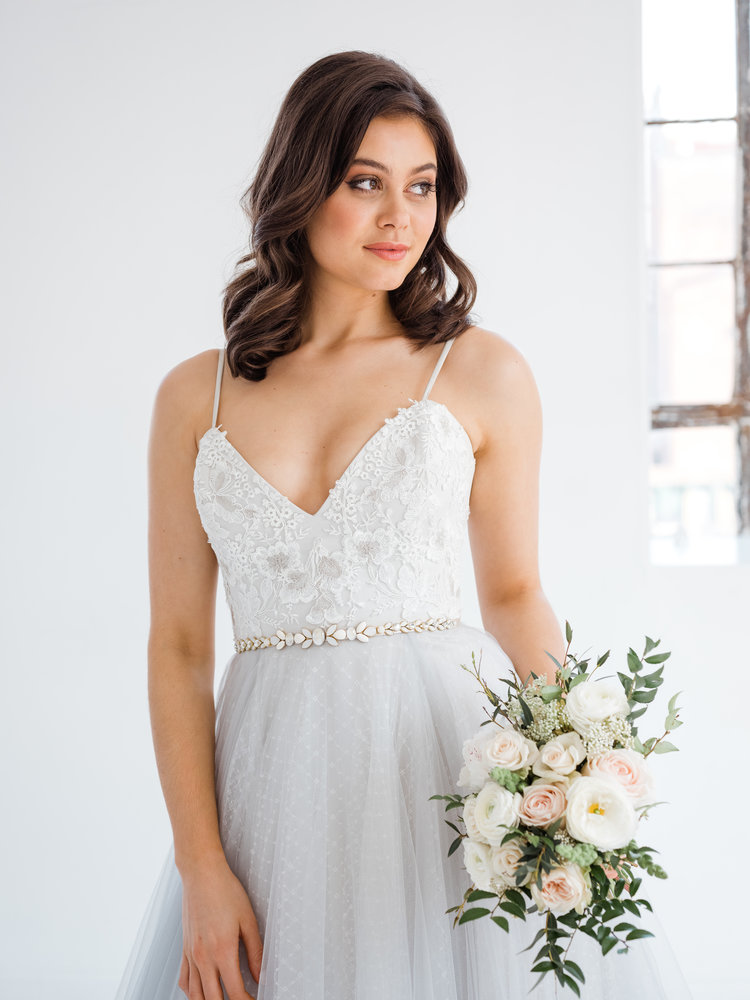 2019 Country Wedding Dresses Spaghetti Belt A Line Sexy Backless Sweep Train Crystal Bohemian Wedding Dress Plus Size Beach Bridal Gowns