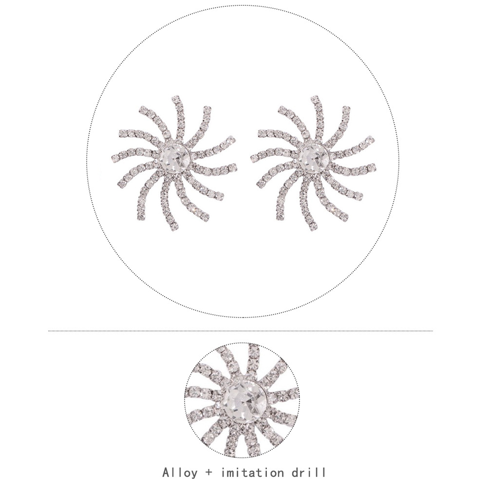 Wholesale- popular fashion designer exaggerated diamond zircon rhinestone crystal sunflower stud earrings for women girls
Wholesale- popular fashion designer exaggerated diamond zircon rhinestone crystal sunflower stud earrings for women girls
