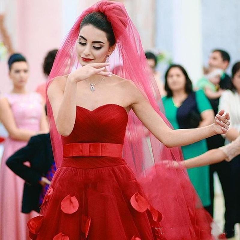 Modest Red Wedding Dresses 2020 Sweetheart Court Train Rose Petals Decals Applique Bridal Gowns Backless Custom Made Wedding Vestidos