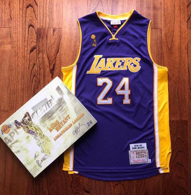 Men Los Angeles Lakers Kobe Bryant 2008-09 Finals Hardwoods Classics Player Jersey and short, Black;red
Men Los Angeles Lakers Kobe Bryant 2008-09 Finals Hardwoods Classics Player Jersey and short, Black;red