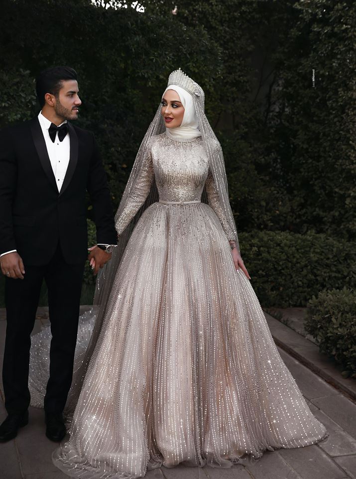 Queen Crystal Muslim Dresses High Neck Long Sleeves Bridal Gowns Beaded Sweep Train Dubai Arabic Wedding Dress With Veil