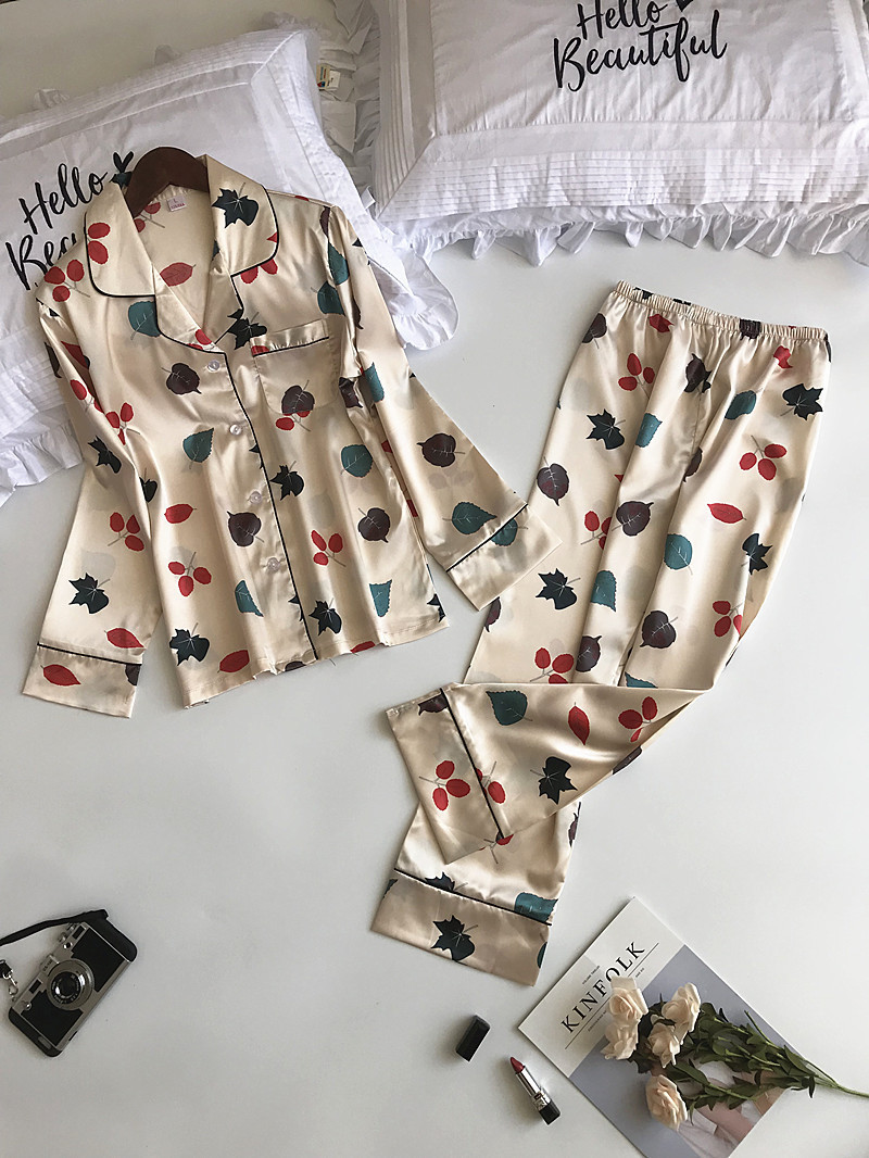 Freshing Summer Printing Long Sleeve Women Pajamas Rayon Sleepwear Sweet Fashion Pajama Set For Women
Freshing Summer Printing Long Sleeve Women Pajamas Rayon Sleepwear Sweet Fashion Pajama Set For Women