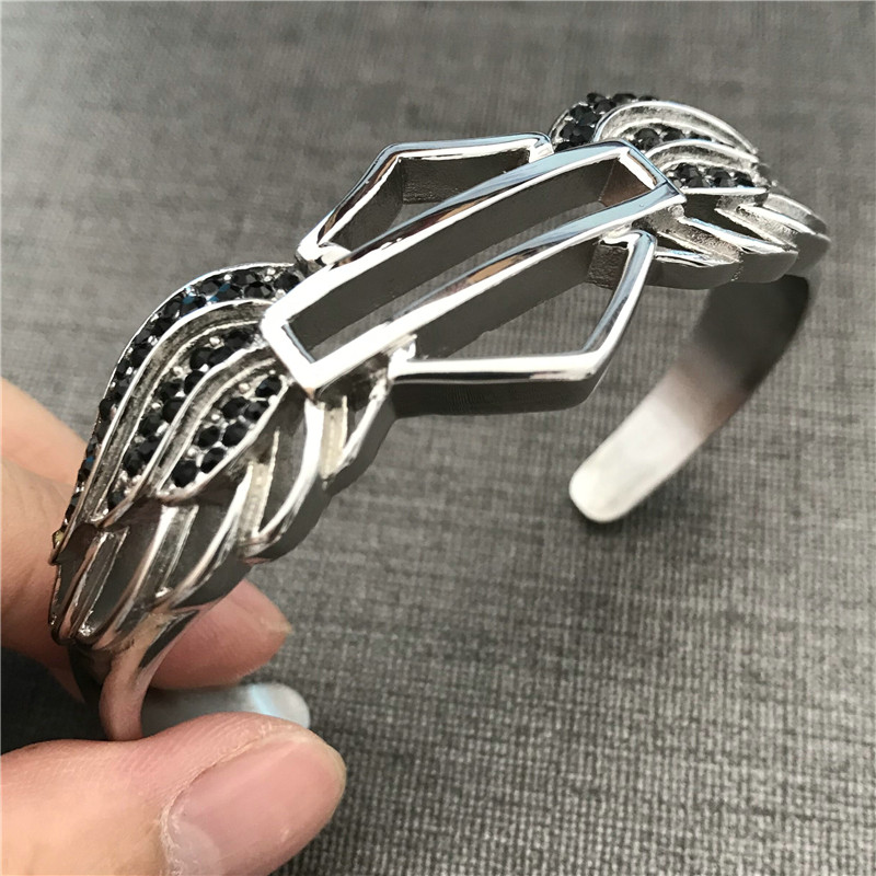 Newest Design Black Crystal Biker Bracelet 316L Stainless Steel Fashion Jewelry Lady Girls Motorbiker Style Wings Bracelet
Newest Design Black Crystal Biker Bracelet 316L Stainless Steel Fashion Jewelry Lady Girls Motorbiker Style Wings Bracelet