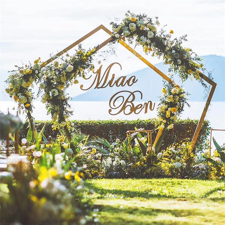 2020 Wedding Wrought Iron Backdrop Stand Geometry Pentagon Road Lead Metal Arch Flowers Shelf For Wedding Party Decoration
