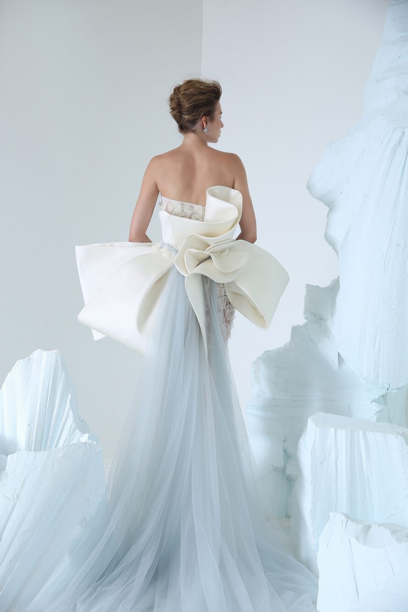 Azzi Osta 2019 Sexy Prom Dresses 3D Floral Appliqued Lace Beaded Celebrity Party Gowns Sleeveless Illusion Long Formal Evening Dress