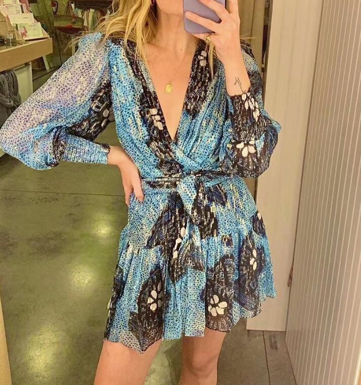 Blue Print Metal Lurex detail Silk Mini dress Long Sleeves V-neck waist belt Fashion short dress ruffled hem
Blue Print Metal Lurex detail Silk Mini dress Long Sleeves V-neck waist belt Fashion short dress ruffled hem