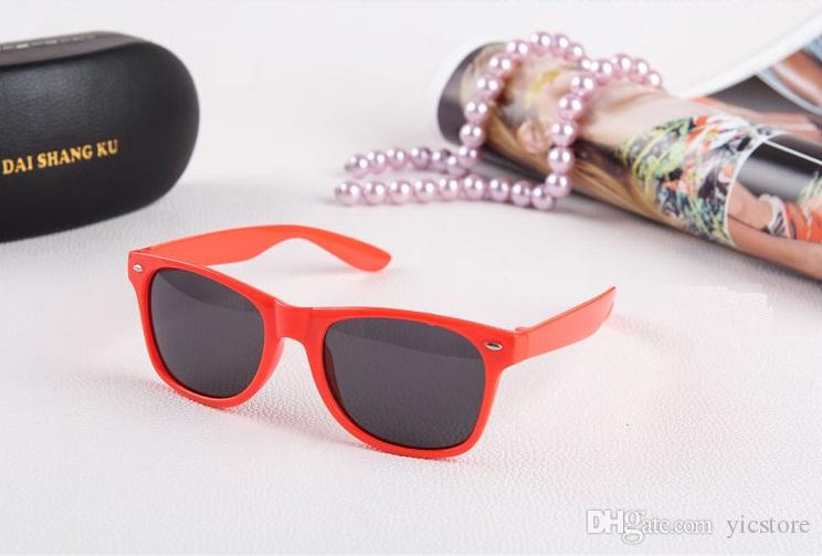 MOQ 20pcs Wholesale classic plastic sunglasses retro vintage square sun glasses for women men adults kids children multi colors Z260305