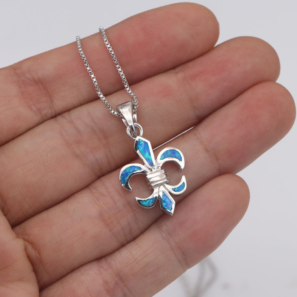 Wholesale- Simple blue opal pendant necklace for men and women Elegant European style classic pattern necklace for party gifts