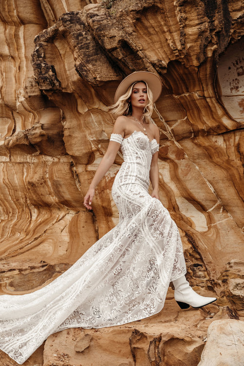 2020 Elegant Mermaid Wedding Dresses Strapless Lace Applique Wedding Gowns Illusion Bodice Sweep Train Vestidos De Novia