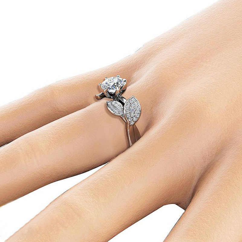 Crystal Flower Ring Zirconia Diamond Rings Engagement Wedding Rings for Women Fashion Jewelry Will and Sandy Gift 080424
Crystal Flower Ring Zirconia Diamond Rings Engagement Wedding Rings for Women Fashion Jewelry Will and Sandy Gift 080424