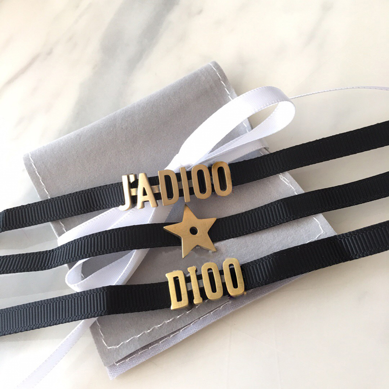 Stylish retro brass necklace black velvet strap short D letter choker star choker female punk collarbone chain
Stylish retro brass necklace black velvet strap short D letter choker star choker female punk collarbone chain