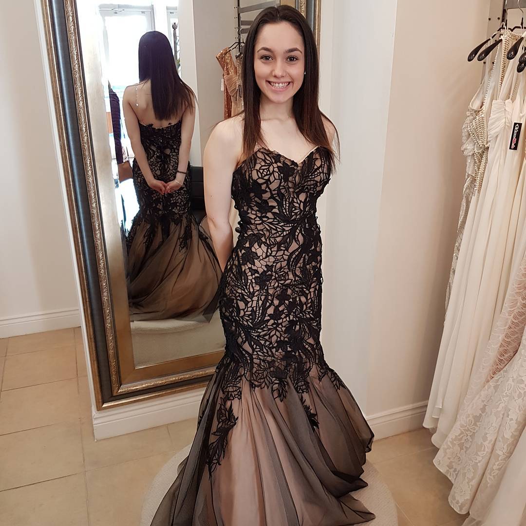 Custom Made Mermaid Prom Dresses 2019 Evening Gowns Sweetheart Lace Applique Sweep Train Formal Party Dresses