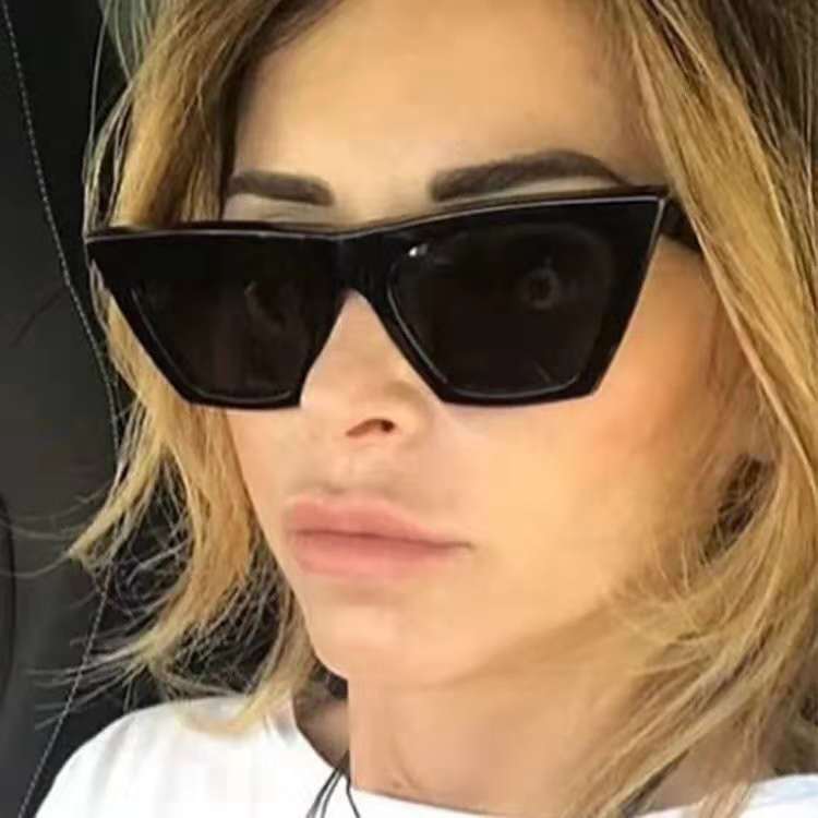 Men Women Sunglasses 2020 Fashion Triangle Cat Eye Sunglasse ins Sunglasses New Sun Glasses eyewear UV400 Free Shipping 5063
Men Women Sunglasses 2020 Fashion Triangle Cat Eye Sunglasse ins Sunglasses New Sun Glasses eyewear UV400 Free Shipping 5063