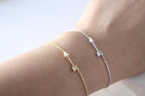 10 Ingenious Lovers small Arrow charm bracelet Love Letters Pendants bracelet Alloy Arrow Through Heart Short Chain bracelet Jewelry Gift, Golden;silver
10 Ingenious Lovers small Arrow charm bracelet Love Letters Pendants bracelet Alloy Arrow Through Heart Short Chain bracelet Jewelry Gift, Golden;silver