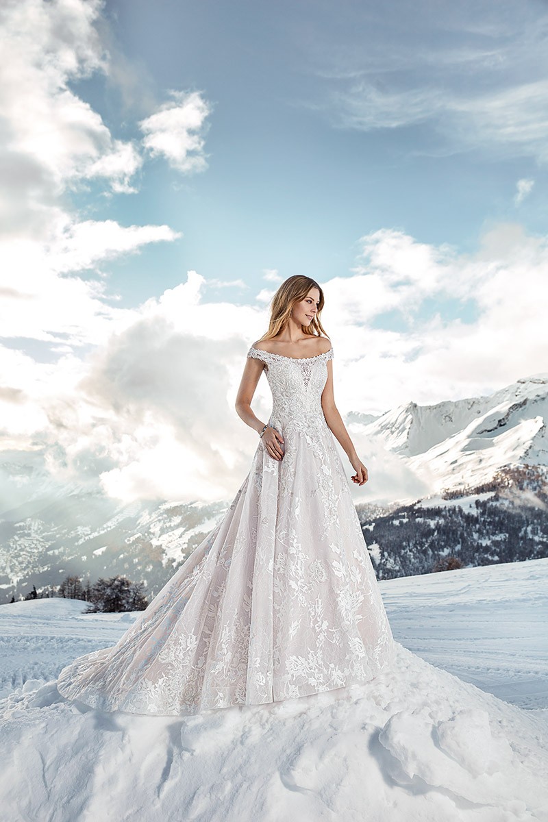 A Line Wedding Dresses Off Shoulder Applique Wedding Dresses Sweep Train Bridal Gowns Bohemia Vestidos De Novia