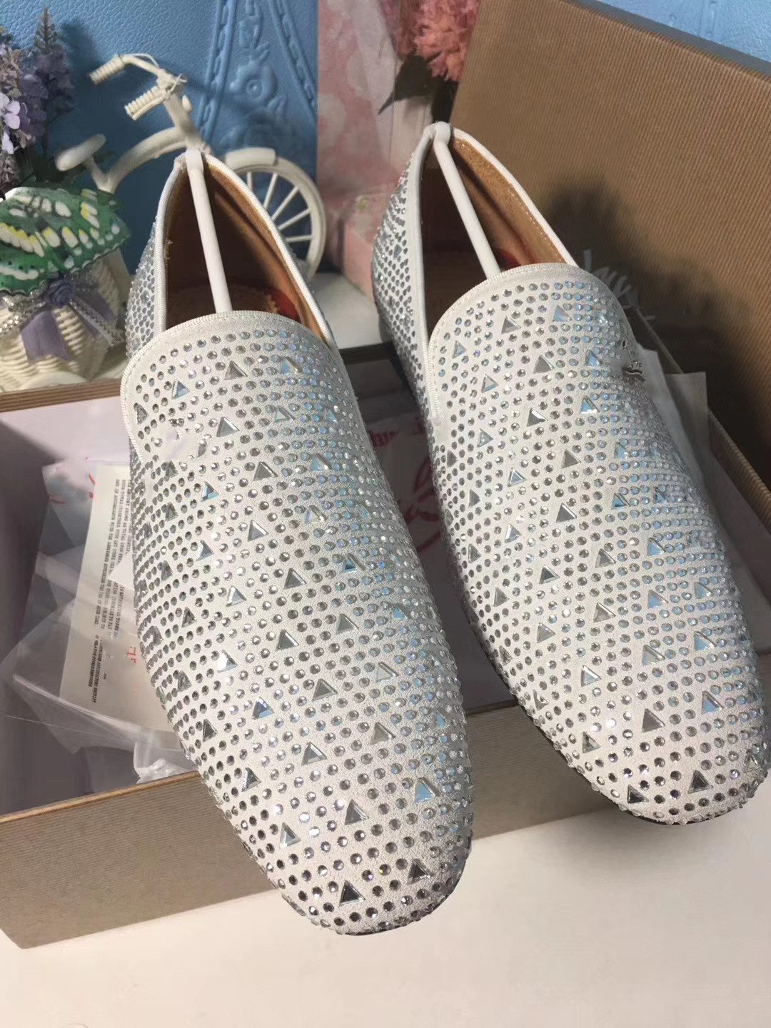 Brand Red Bottom Loafers Luxury Party Wedding Shoes Designer White With Drill Suede Dress Shoe For Mens Slip On Flats Party
Brand Red Bottom Loafers Luxury Party Wedding Shoes Designer White With Drill Suede Dress Shoe For Mens Slip On Flats Party
