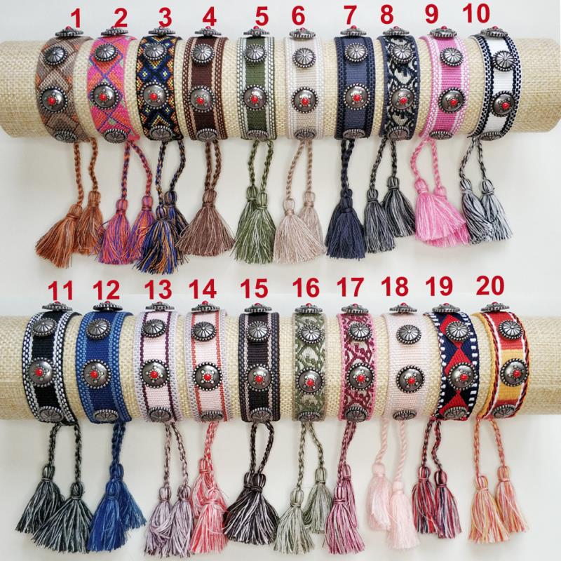 2020 New Designer jewelry brand Beautiful blended cotton yarn braided rivet bracelet for all poper popular jewelry best Friendship gift
2020 New Designer jewelry brand Beautiful blended cotton yarn braided rivet bracelet for all poper popular jewelry best Friendship gift