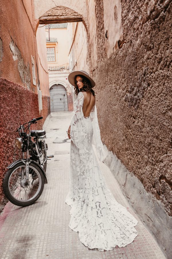 Vintage Country Bateau Neck Long Sleeves Lace Dresses Cowgirls High Low Backless Bridal Wedding Gowns