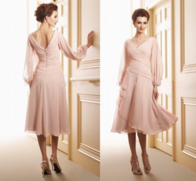 New Long Sleeves Mother of the Bride Groom Dresses 2020 V Neck Knee Length Chiffon Pleated A line for Wedding Party Gowns