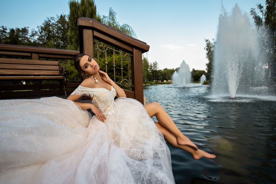 Glitter Ball Gown Wedding Dresses Off Shoulder Luxury Sequins Lace Appliques Bridal Gowns Plus Size Beach Wedding Dress robes de mariée