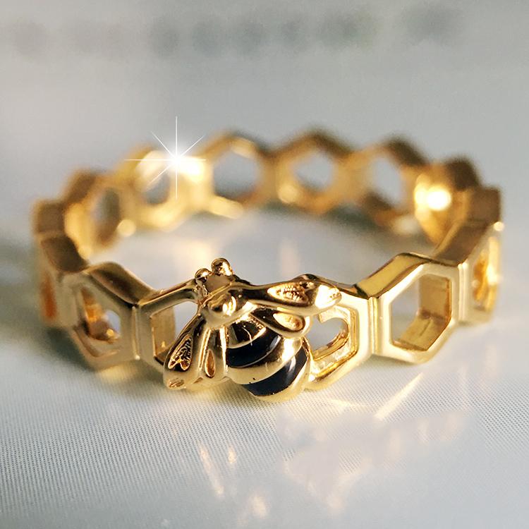 18K Yellow Gold bees Rings Set Original Box for Pandora 925 Sterling Silver honeycomb for Women Girls Fashion accessories
18K Yellow Gold bees Rings Set Original Box for Pandora 925 Sterling Silver honeycomb for Women Girls Fashion accessories
