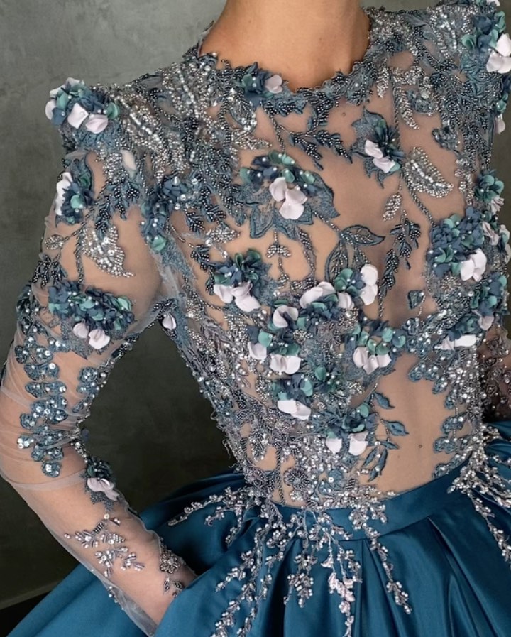 2020 Blue Ball Gown Prom Dresses Jewel Neck Lace 3D Floral Appliques Long Sleeve Evening Gowns With Pockets Dubai Arabic Dress Vestidos