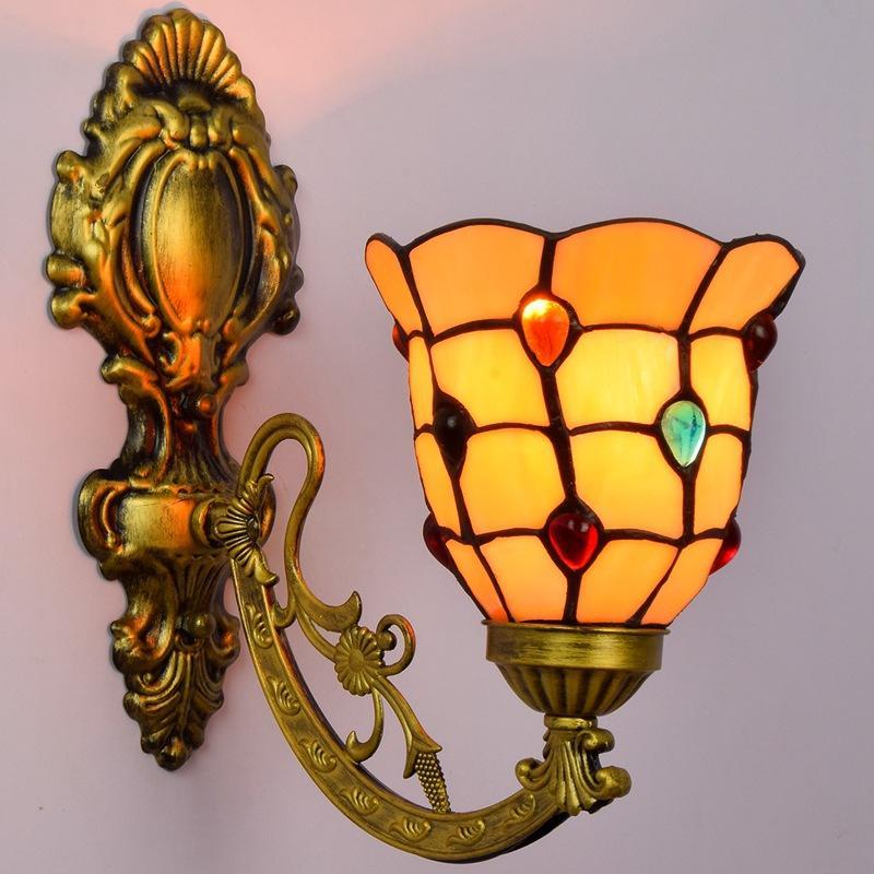 European-style stained lamps retro mirror headlights American pastoral bedside wall lights aisle sun flower bar glass
European-style stained lamps retro mirror headlights American pastoral bedside wall lights aisle sun flower bar glass