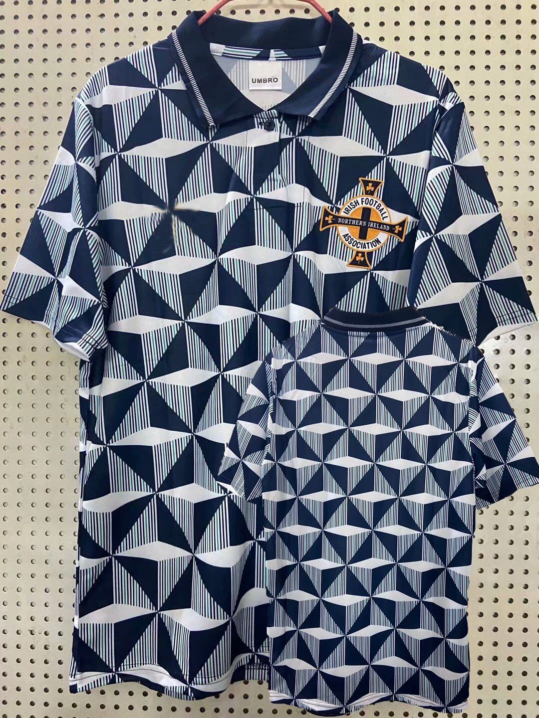 Retro classic 1990 1991 1992 Northern Ireland soccer jerseys 90/92 home Retro football shirt S-2XL, Black;yellow
Retro classic 1990 1991 1992 Northern Ireland soccer jerseys 90/92 home Retro football shirt S-2XL, Black;yellow