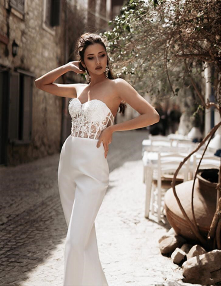 Lace Appliqued Wedding Dresses Jumpsuits With Detachable Train 2020 Sweetheart Tulle Beach Wedding Dress Boho Bridal Gowns BC2997