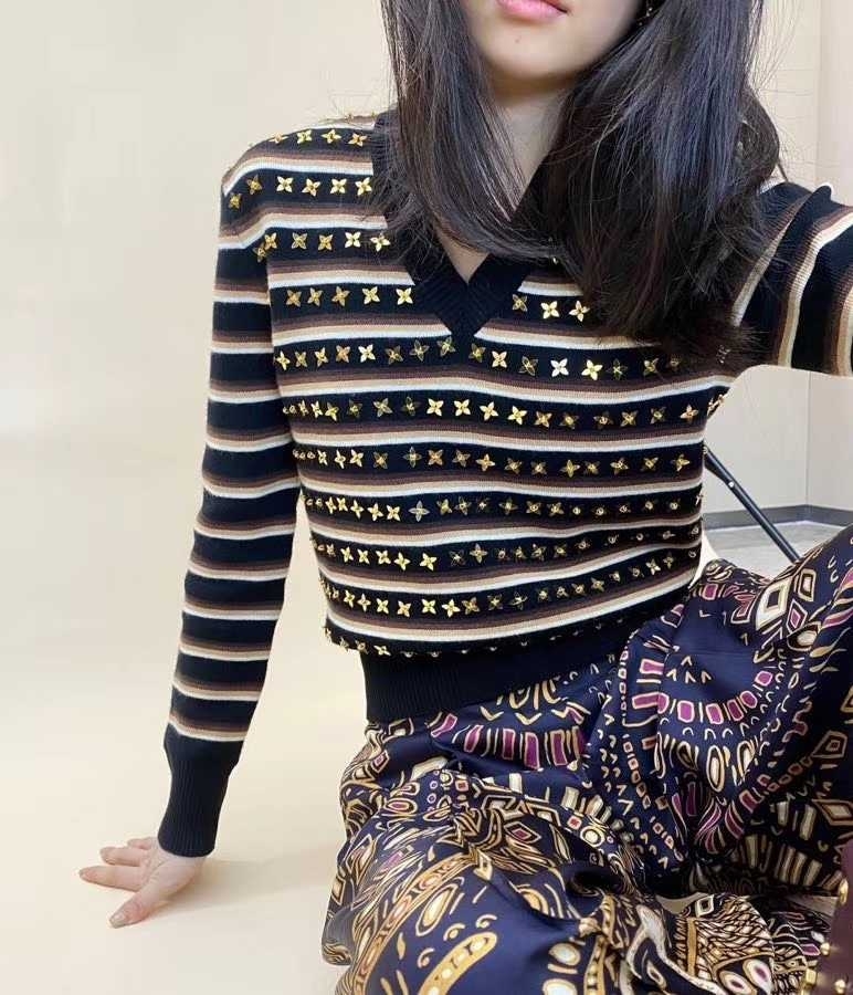 Spring/Summer 2020 High-end Quality Fashion Lady's Wool Blended V-neck Hand-made Golden Pointed Petal Sweater S-L