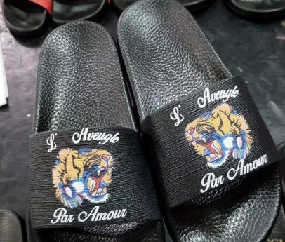 2019 size 36-48 us13 Black wide fashion Sandals flower tiger wide sandals leather desinger sanals with dust bag top quality version, Clear
2019 size 36-48 us13 Black wide fashion Sandals flower tiger wide sandals leather desinger sanals with dust bag top quality version, Clear