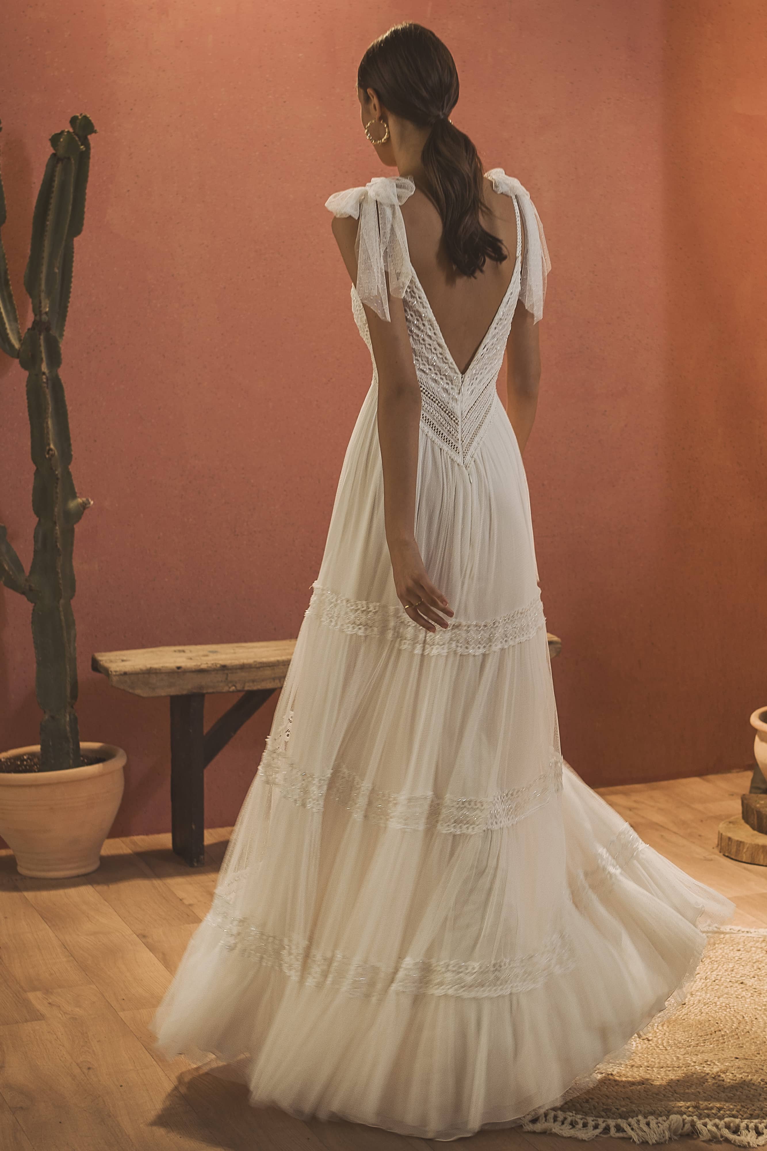 chic wedding dresses spaghetti v neck lace appliqued beads boho beads bridal gowns floor length backless wedding dress robe de marie