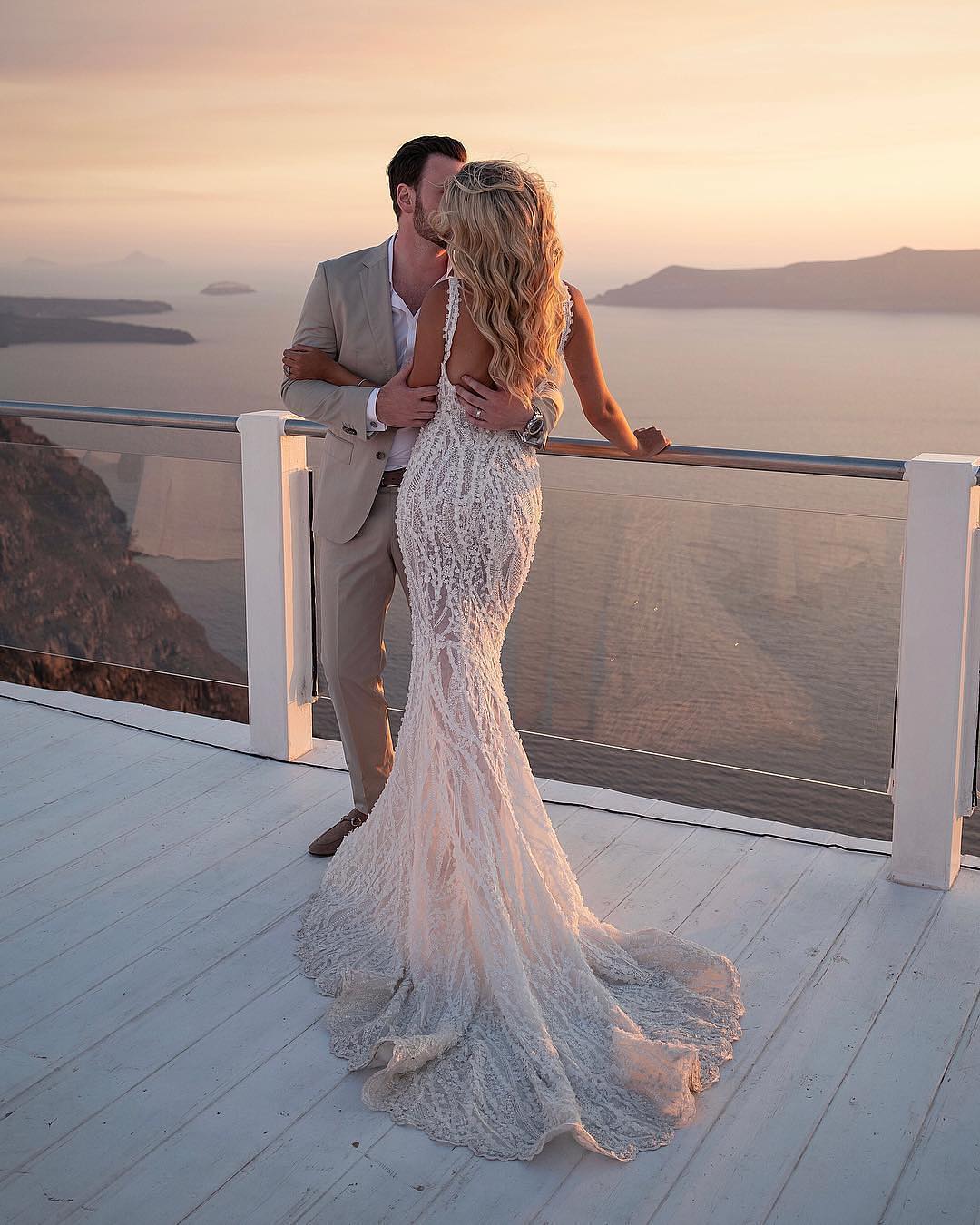 Modern Mermaid Wedding Dresses Deep V Neck Appliqued Lace Sweep Train Beach Bridal Dress Backless Custom Made Boho Vestidos De Novia