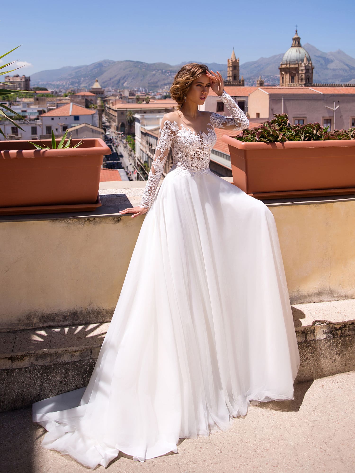 beach a line wedding dresses jewel lace long sleeve tulle sweep train bridal gowns plus size bohemia wedding gown vestido de novia