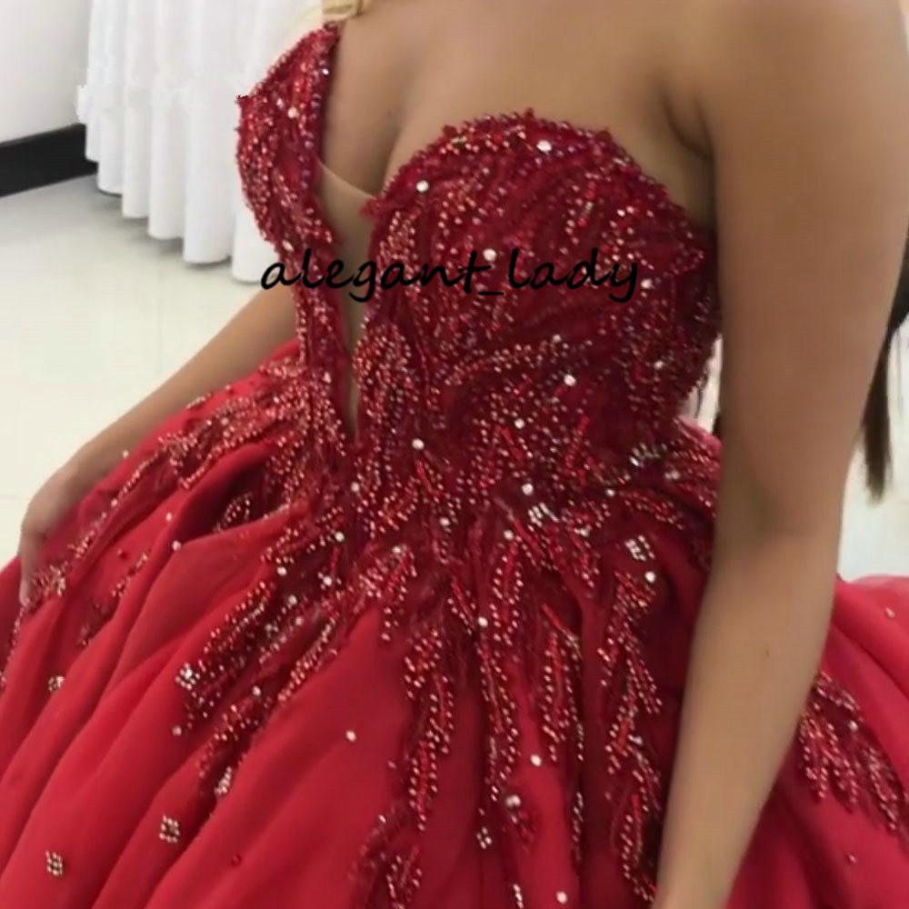 Luxury Baroque Princess Red Wedding Dresses 2019 Sparkly Crystal Beaded Sweetheart Lace-up Corset Arabic Gothic Wedding Gown