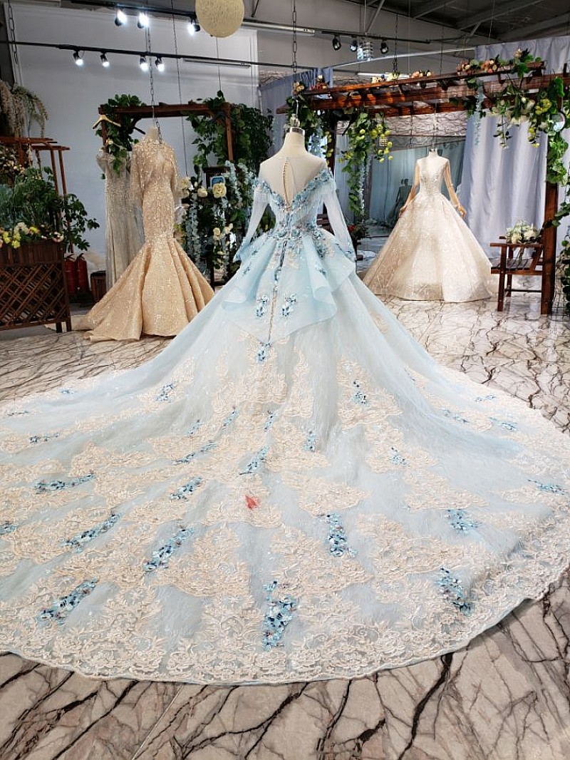 Luxury Arabic Wedding Dresses Jewel Neck Lace Appliques Tassel Beading Country Wedding Bridal Gowns Long Sleeve Vestidos De Novia
