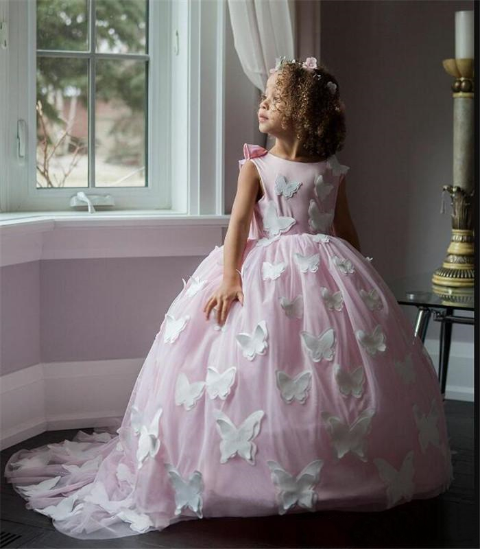 Girl Lovely wer Dress with Handmade Butterfly Pearls Train V Back Puffy Tulle Girls Pageant Gowns Cheap Kids Formal Wears s