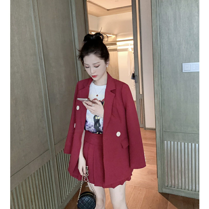 Women' Suit Urban New Korean Red Double Breasted Small Suit + Pleated Short Skirt Set Fashion Two-piece Set
Women' Suit Urban New Korean Red Double Breasted Small Suit + Pleated Short Skirt Set Fashion Two-piece Set